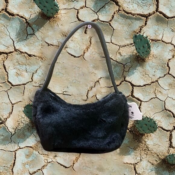 Hello Kitty Sanrio x Forever 21 Black fluffy Bag W/Rhinestones - Picture 2 of 7